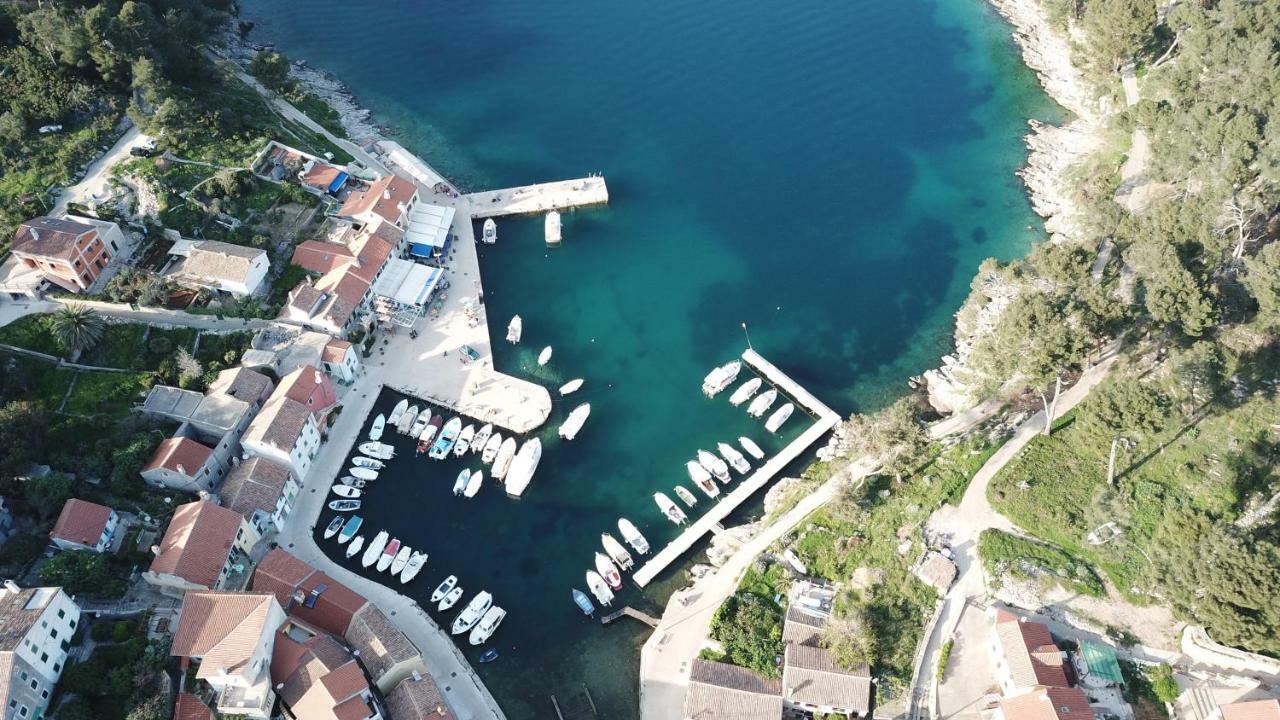 Guesthouse Antonija Veli Lošinj Eksteriør bilde