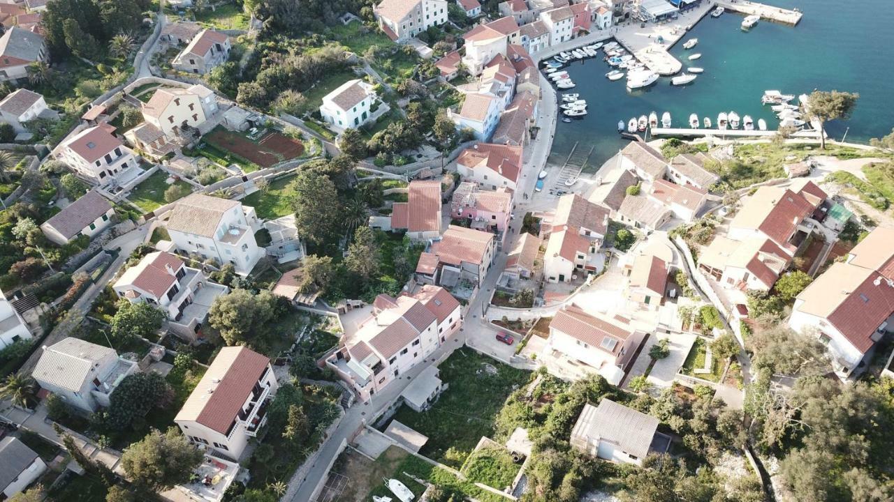 Guesthouse Antonija Veli Lošinj Eksteriør bilde